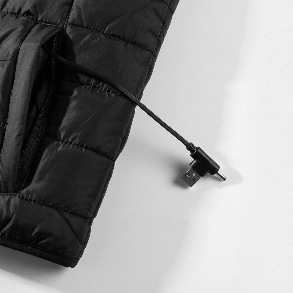 Câble du gilet avec prise USB et prise ronde, sortant de la poche, batterie non incluse