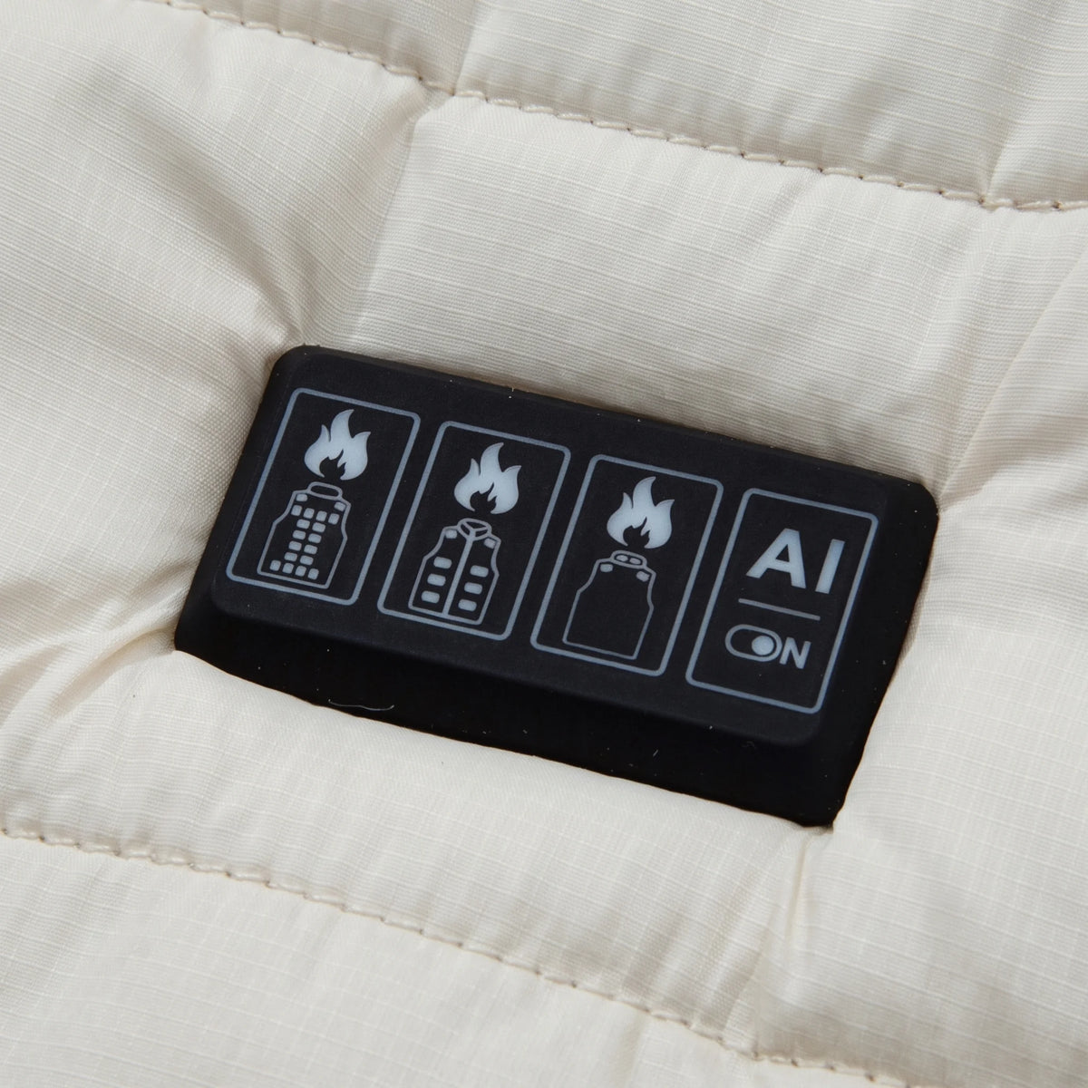 Boîtier à 4 boutons : dos, avant, col et épaules, et touche AI pour tout allumer ou éteindre